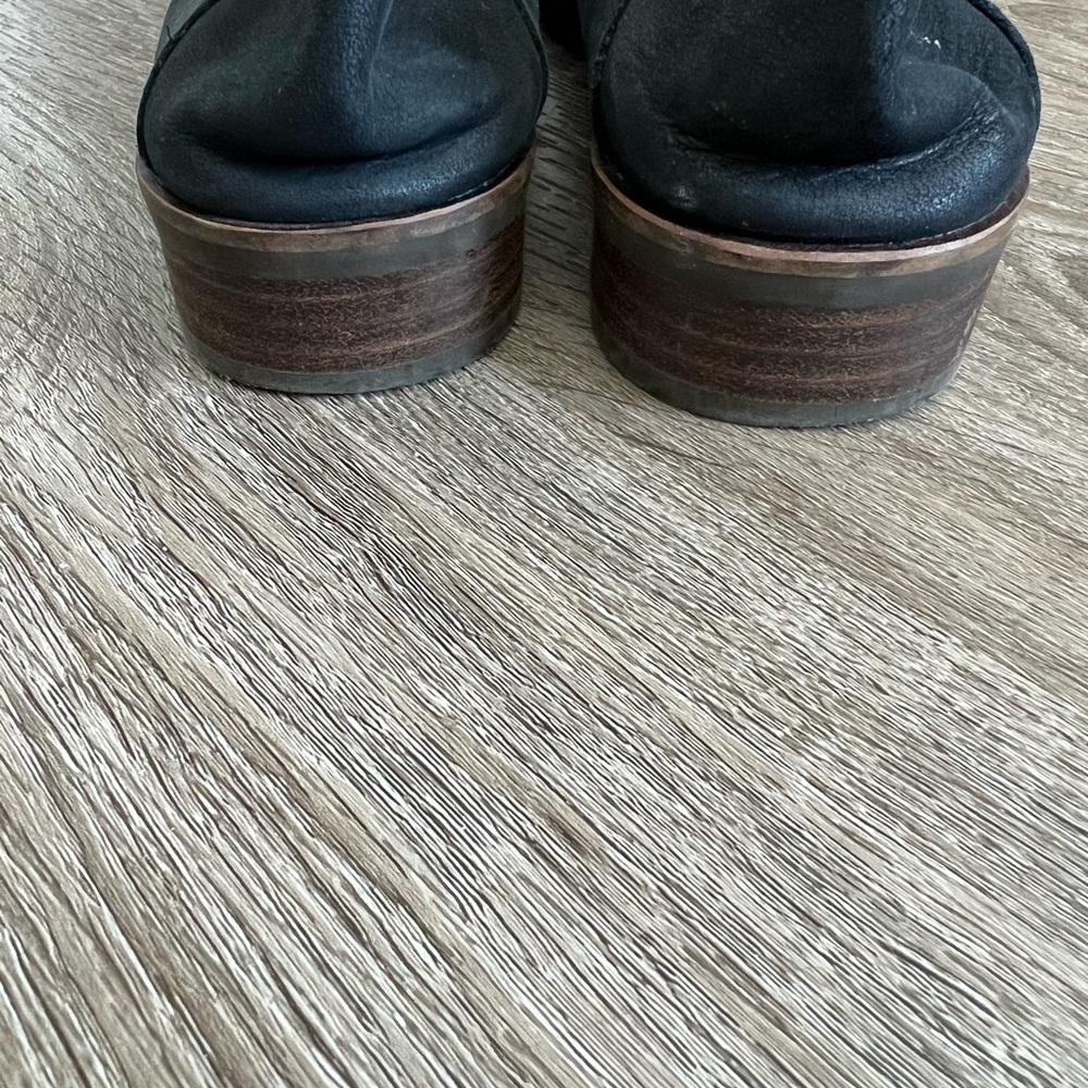 Lucky Brand Cahill Crashback Flats size 8. Black - Picture 3 of 11